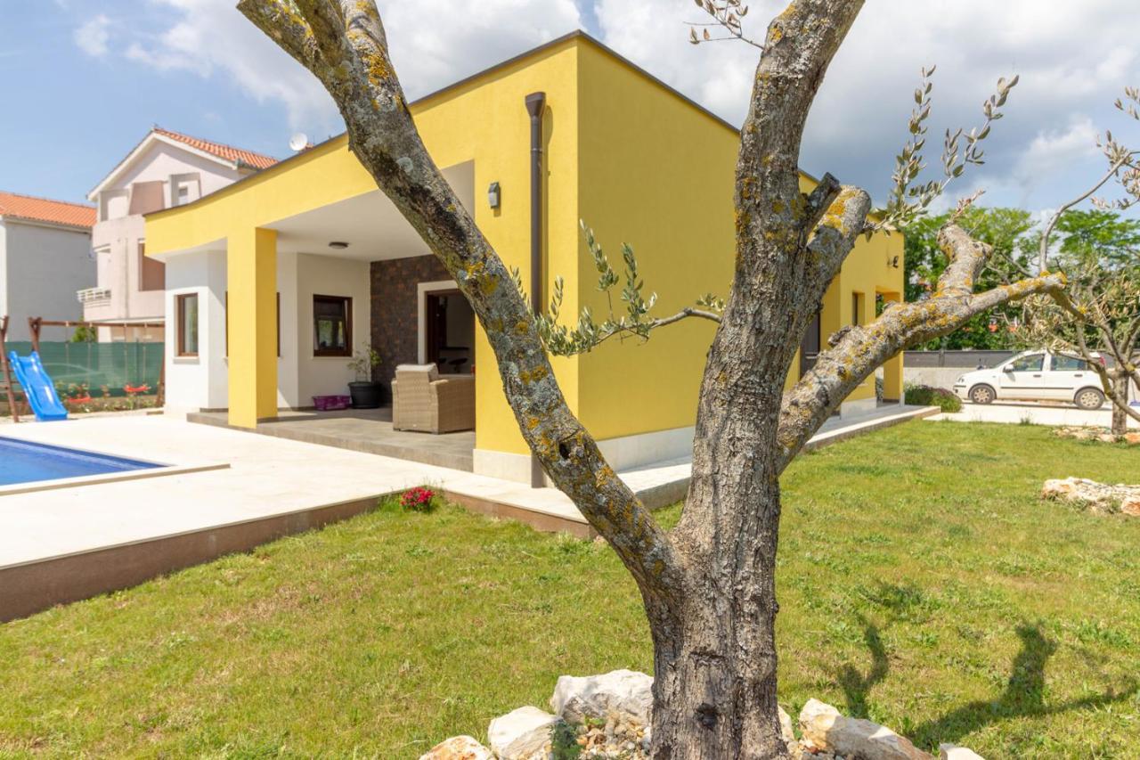 Modern Villa Eve In Medulin With Pool Near The Beach Kültér fotó
