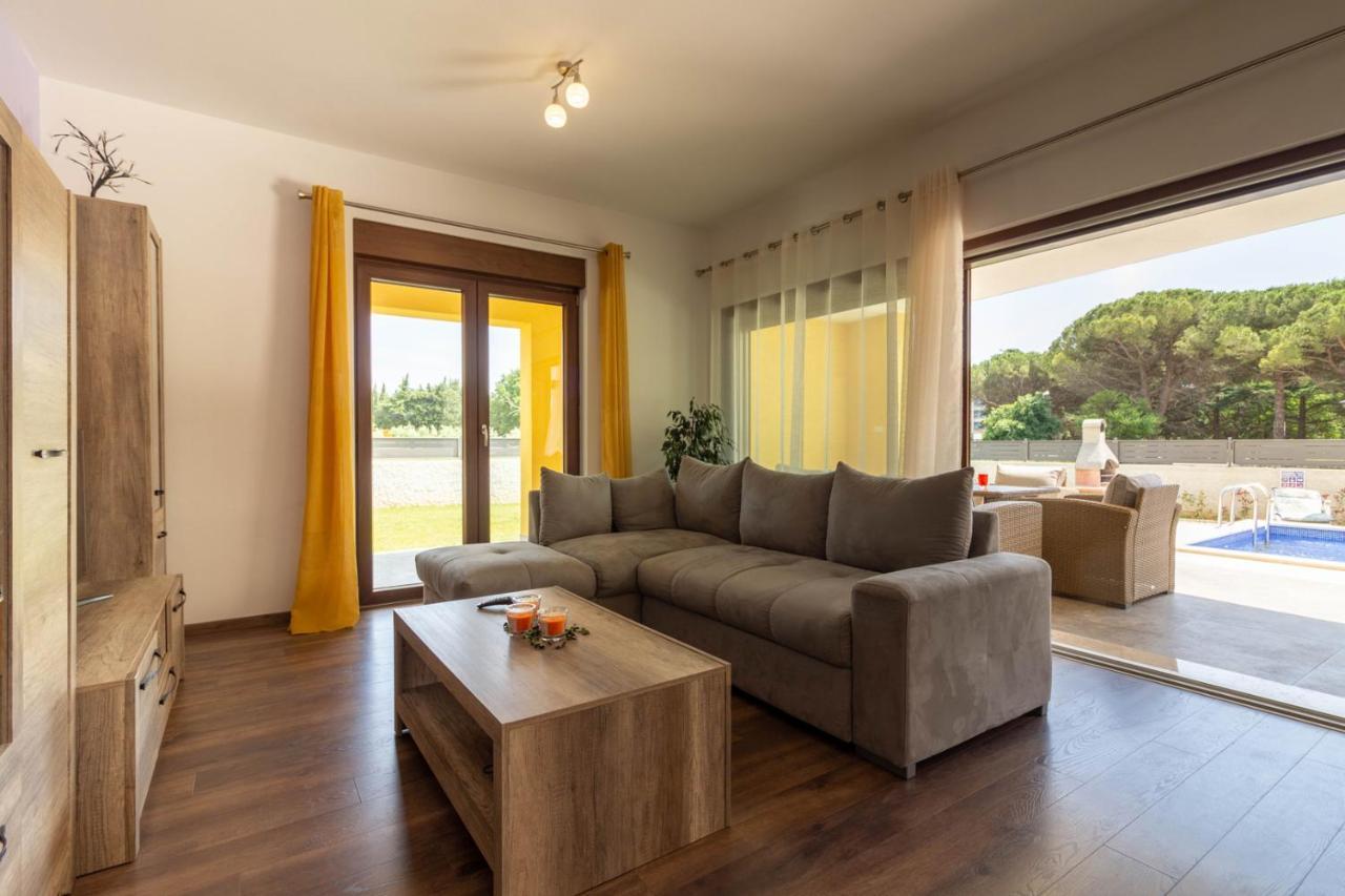 Modern Villa Eve In Medulin With Pool Near The Beach Kültér fotó