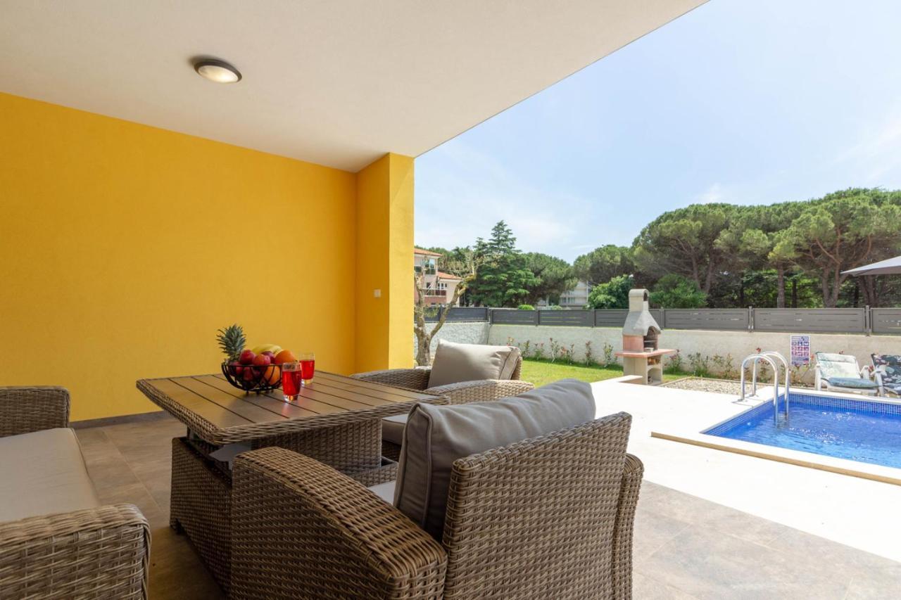 Modern Villa Eve In Medulin With Pool Near The Beach Kültér fotó