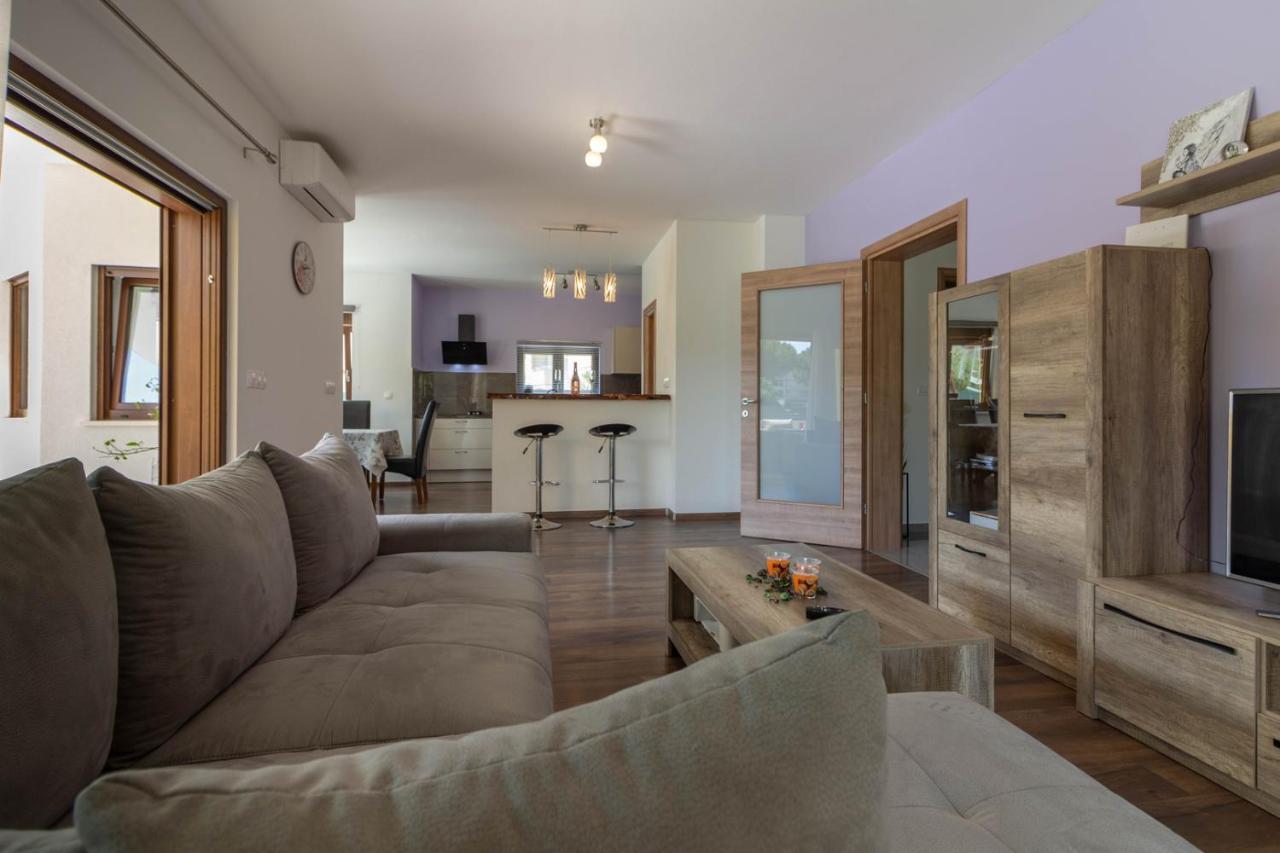 Modern Villa Eve In Medulin With Pool Near The Beach Kültér fotó