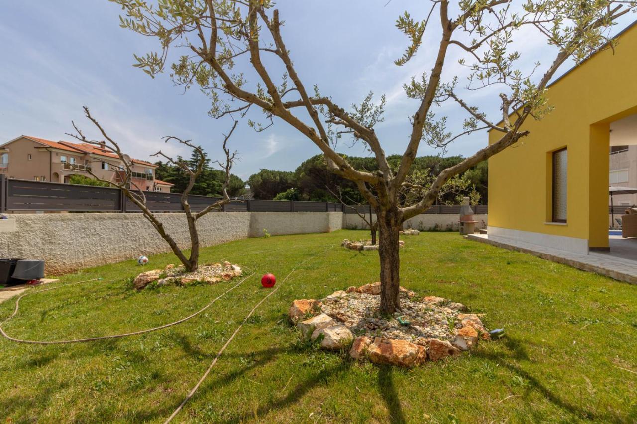 Modern Villa Eve In Medulin With Pool Near The Beach Kültér fotó
